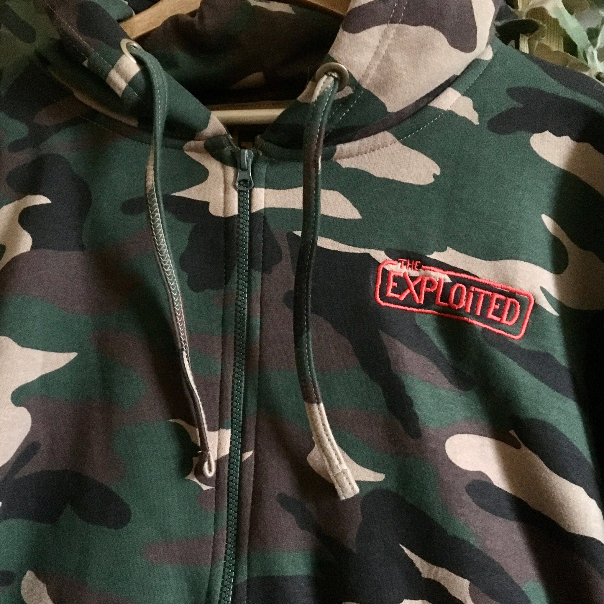 Expl0ited Merch The Exploited - Zip Camo Hoodie with Red Logo – Mainstage Merch
